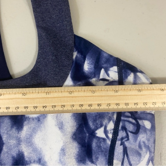 Lululemon‎ Blue and white sports built in bra tank top - Picture 6 of 7